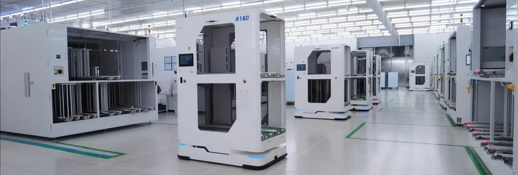 Robot cấp nguyên liệu và dỡ nguyên liệu trên xe giỏ hoa