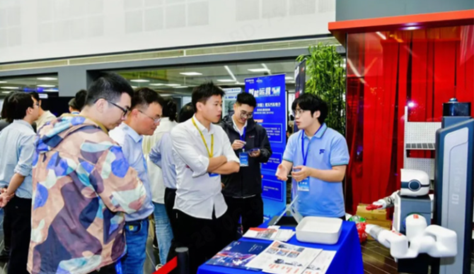 Robot người mẫu